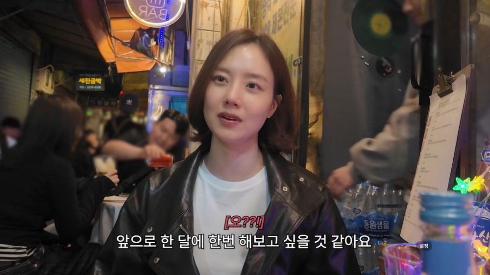노란 수영복에 섹시한 몸매 어필하는 존예 처자