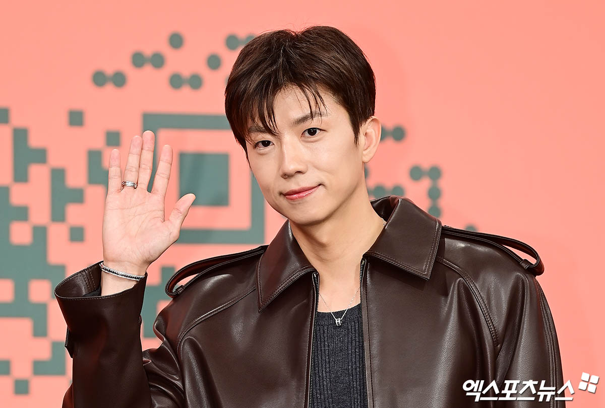 Jang Wooyoung Opens Up About Love and Age Ahead of 'Noonan Naege Yeojaya' Season 2! Jang Wooyoung Opens Up About Love and Age Ahead of 'Noonan Naege Yeojaya' Season 2!