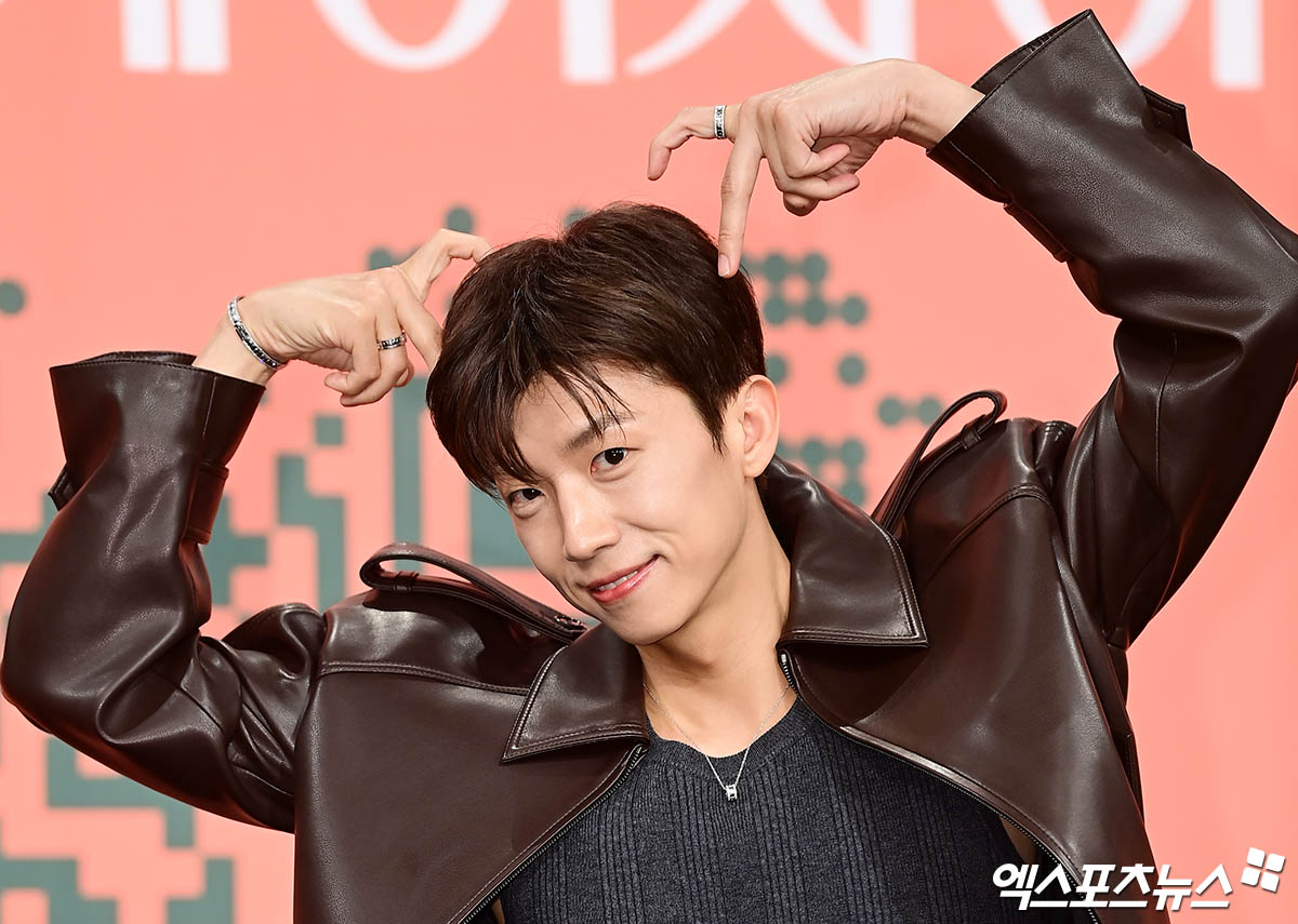Jang Wooyoung Opens Up About Love and Age Ahead of 'Noonan Naege Yeojaya' Season 2! 3 Jang Wooyoung, 'Noonan Naege Yeojaya' MC