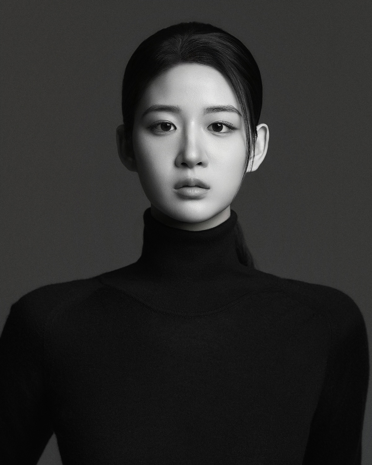 노란 수영복에 섹시한 몸매 어필하는 존예 처자