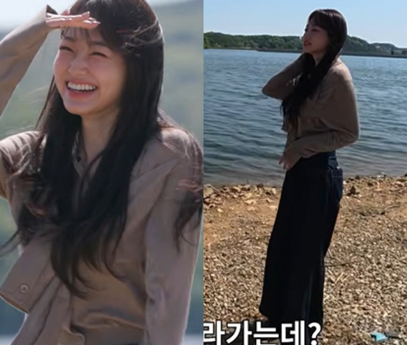 노란 수영복에 섹시한 몸매 어필하는 존예 처자
