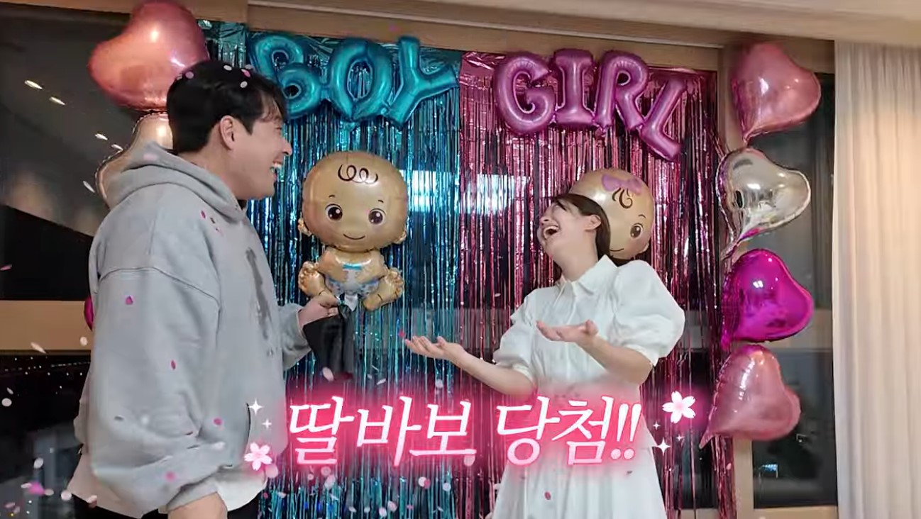 노란 수영복에 섹시한 몸매 어필하는 존예 처자