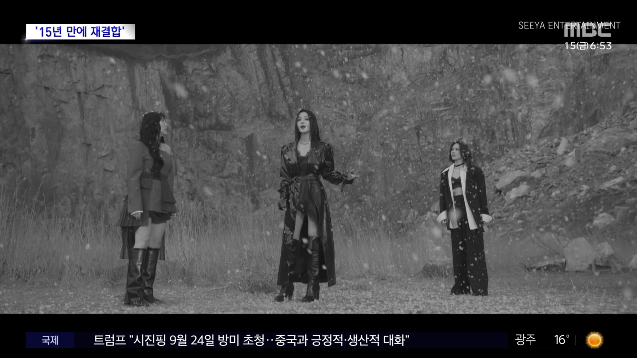 노란 수영복에 섹시한 몸매 어필하는 존예 처자