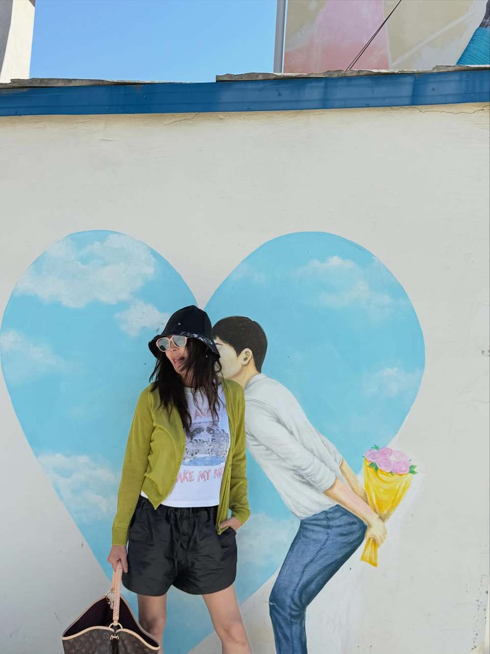 Hwang Shin-hye social media