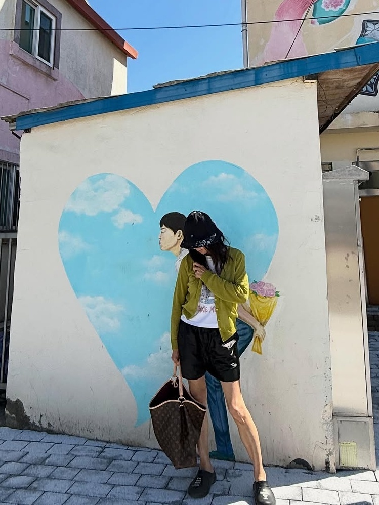 Hwang Shin-hye social media