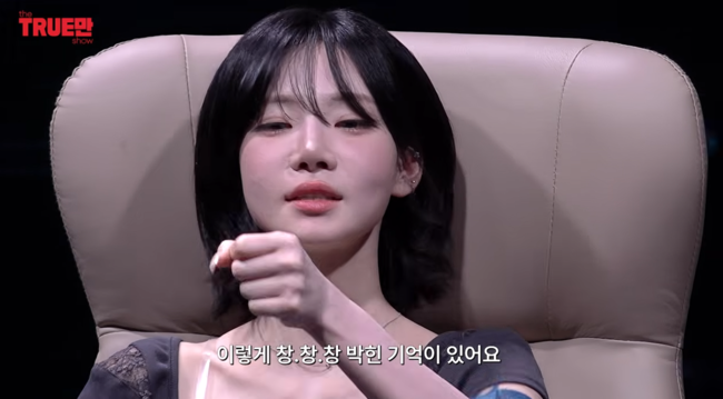 노란 수영복에 섹시한 몸매 어필하는 존예 처자
