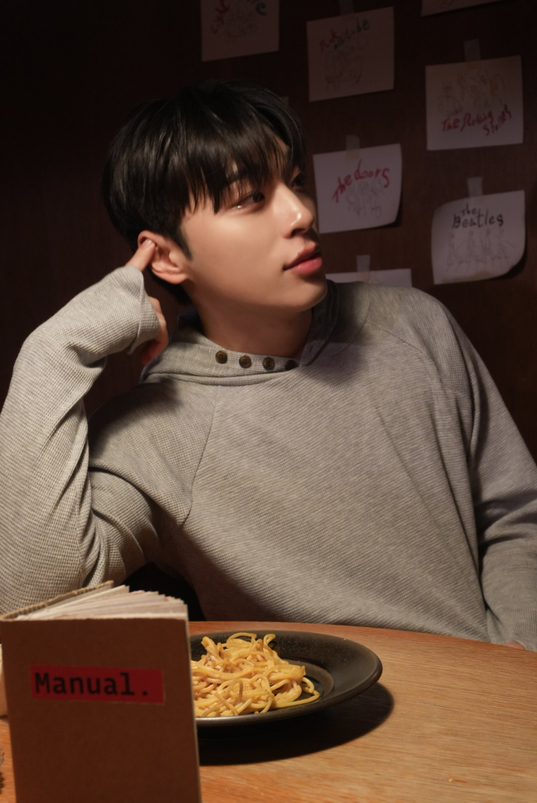 노란 수영복에 섹시한 몸매 어필하는 존예 처자