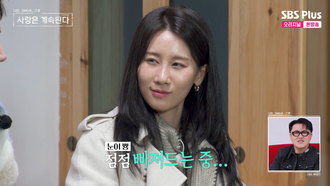 노란 수영복에 섹시한 몸매 어필하는 존예 처자