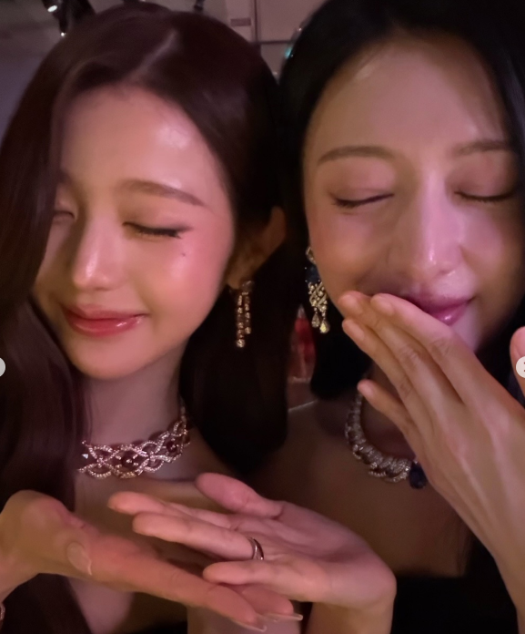 Photo | Jang Wonyoung SNS
