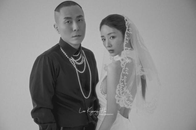 노란 수영복에 섹시한 몸매 어필하는 존예 처자