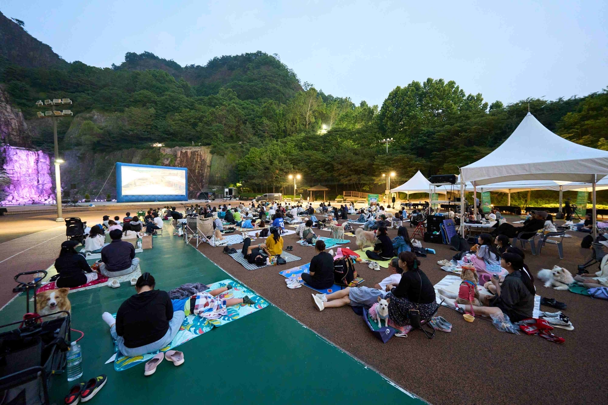 Last year's 22nd Seoul International Environmental Film Festival 'ALL-LIVE: Pet-friendly Outdoor Screening'
