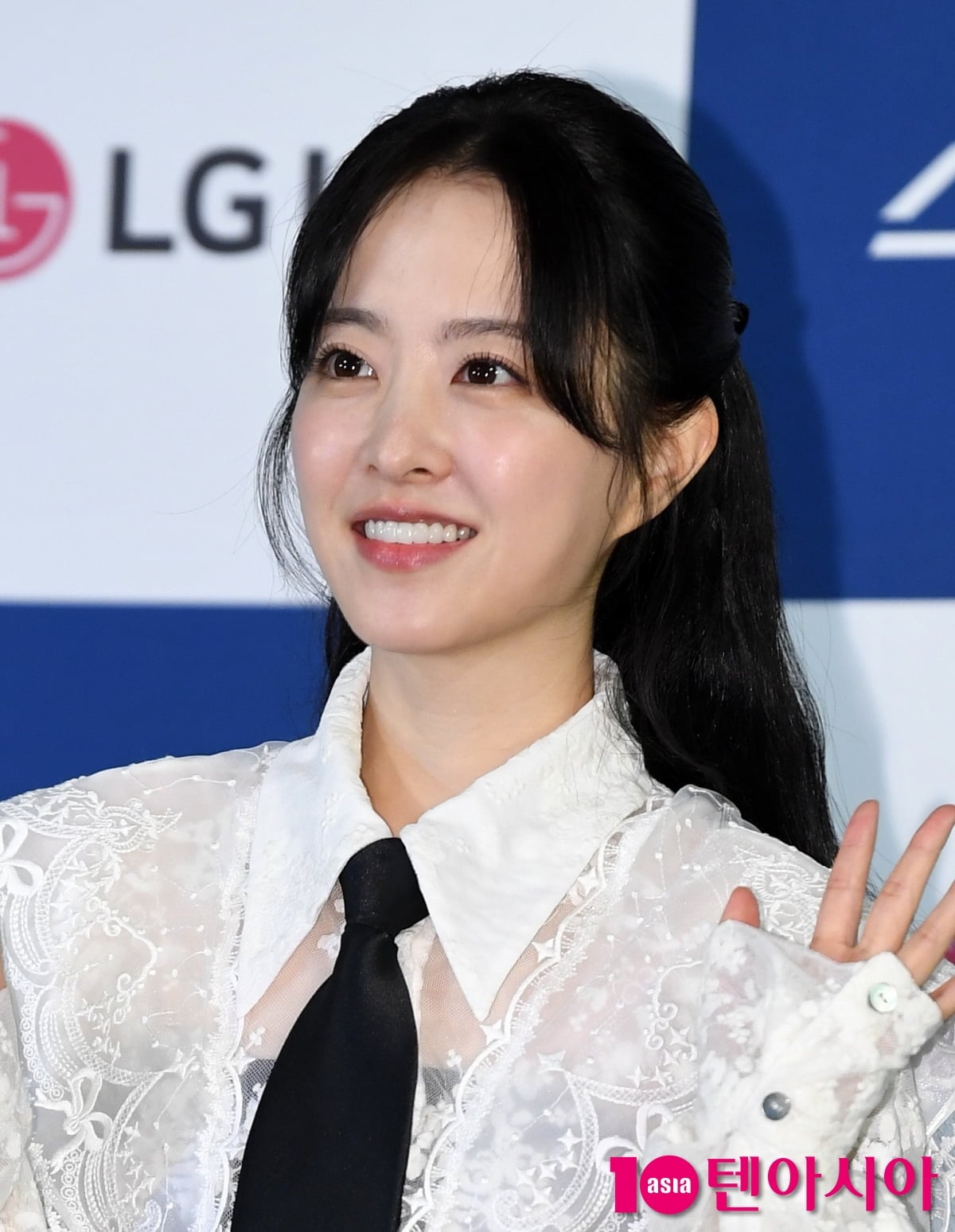 Park Bo-young Nominated for Best Actress After Only 4 Episodes of 'Gold Land' as Global OTT Awards Face Fairness Debate Park Bo-young Nominated for Best Actress After Only 4 Episodes of 'Gold Land' as Global OTT Awards Face Fairness Debate