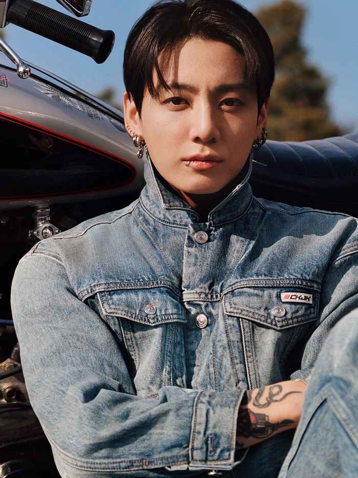 BTS Jung Kook Makes History! Unveils First-Ever Design Collaboration 'CKJK' with Calvin Klein BTS Jung Kook Makes History! Unveils First-Ever Design Collaboration 'CKJK' with Calvin Klein