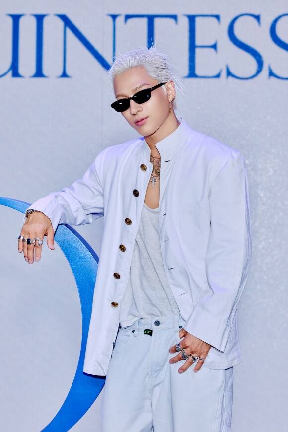 Taeyang will release 'QUINTESSENCE' on various music sites on the 18th at 6 PM and begin full-scale promotions for his new work/THEBLACKLABEL