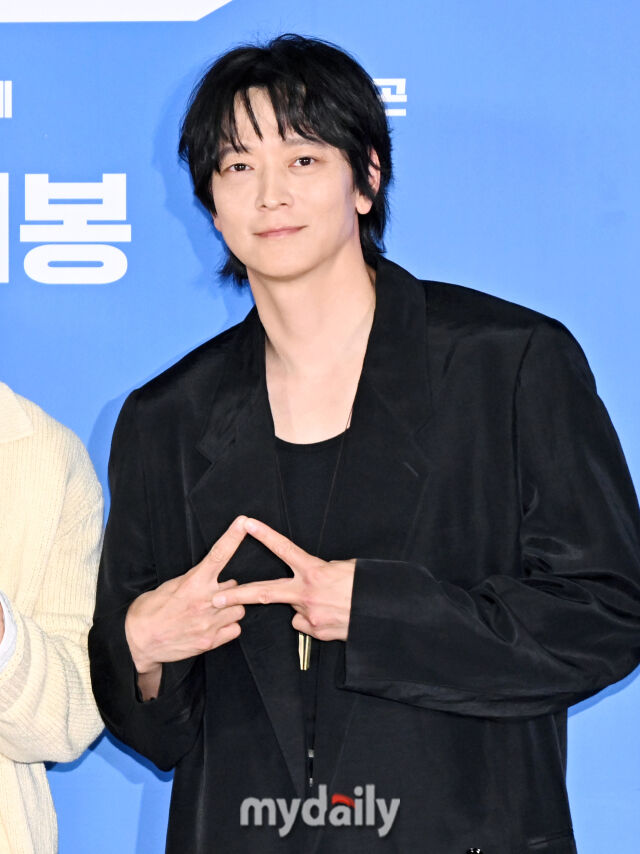 "Strong Scent of Sweat!" Gang Dong Won and Oh Jung Se's 'Wild Thing' Ready to Conquer Summer Theaters 2 Actor Gang Dong Won of the movie 'Wild Thing'
