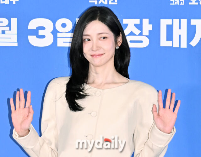 "Strong Scent of Sweat!" Gang Dong Won and Oh Jung Se's 'Wild Thing' Ready to Conquer Summer Theaters 4 Actor Park Ji Hyun of the movie 'Wild Thing'
