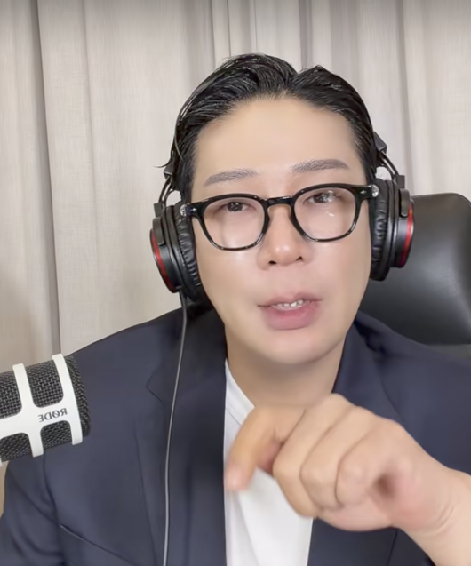 "Gambling with Company Money? I'll Reveal My Accounts!" MC Mong Hits Back at Illegal Gambling Allegations