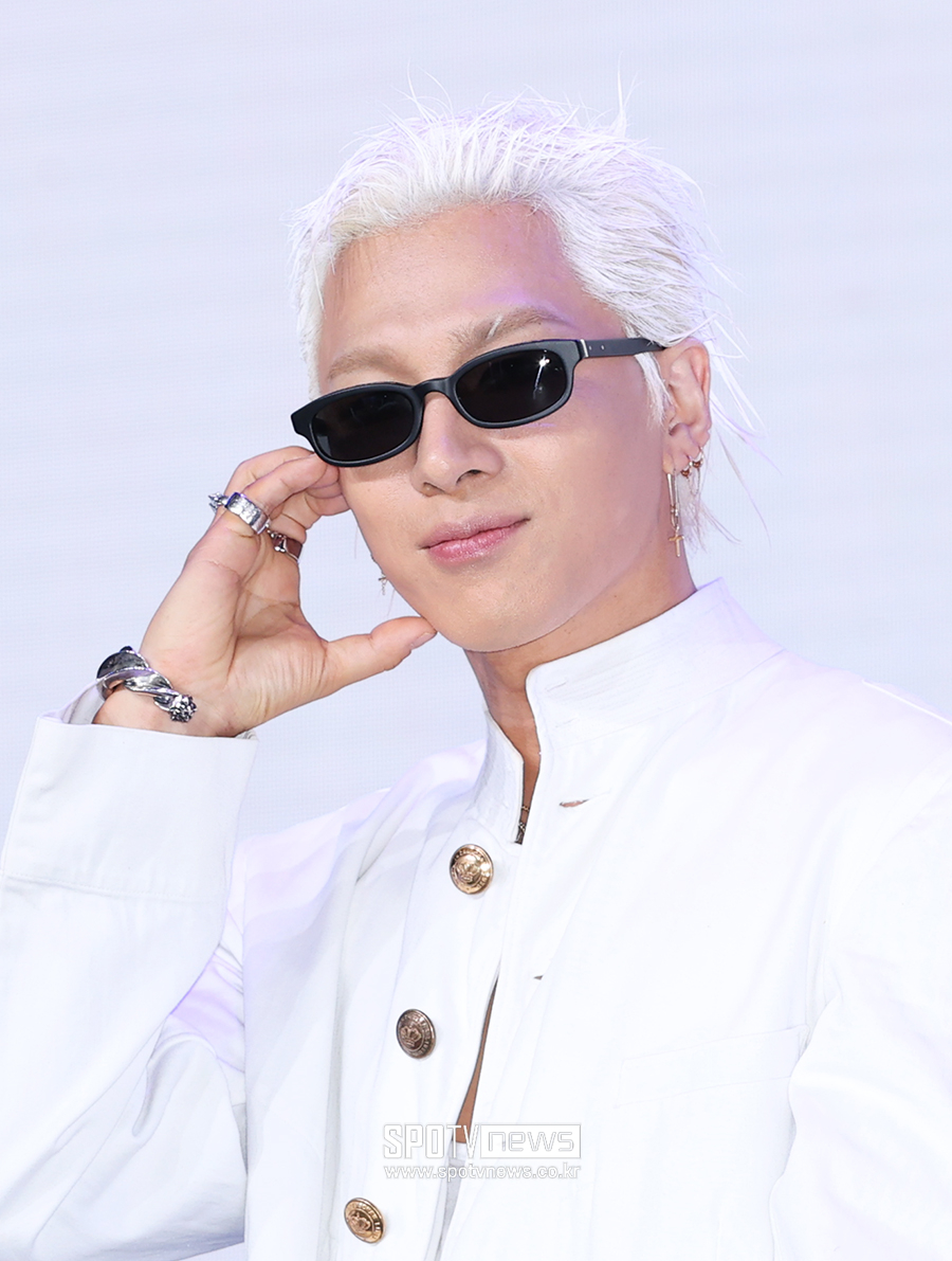 Taeyang Kicks Off BIGBANG's 20th Anniversary Project With First Full Album in 9 Years, 'QUINTESSENCE' Taeyang Kicks Off BIGBANG's 20th Anniversary Project With First Full Album in 9 Years, 'QUINTESSENCE'
