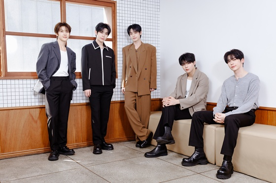 ZEROBASEONE Sees "Opportunity" in Comeback Clash with Taeyang, Taeyong, and ITZY! ZEROBASEONE Sees