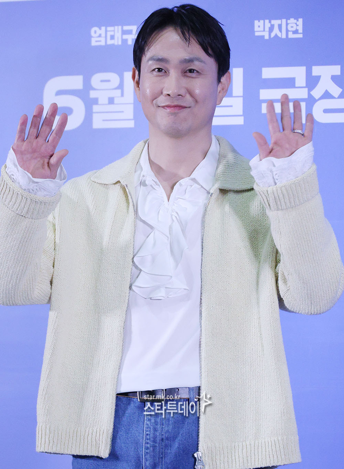 Oh Jung-se Shares Thrilling Reunion With 'Extreme Job' Rival Shin Ha-kyun in 'Wild Thing' Oh Jung-se Shares Thrilling Reunion With 'Extreme Job' Rival Shin Ha-kyun in 'Wild Thing'