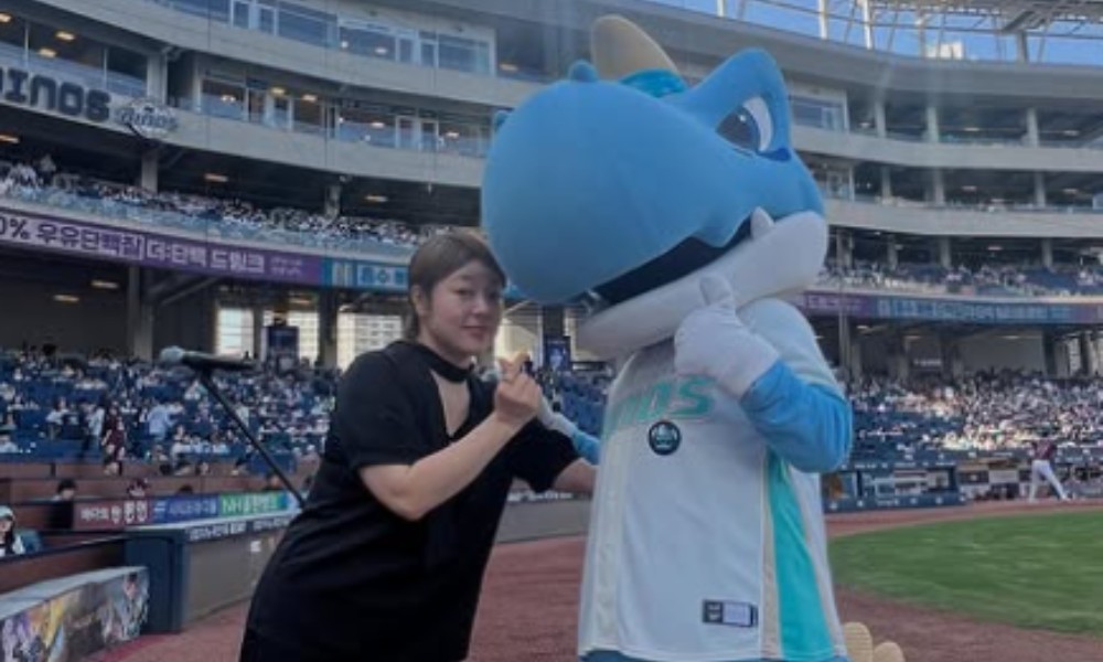 Eom Ji-young Apologizes After "Excessive" National Anthem Performance at Baseball Game 4 20260518094758840nkwa