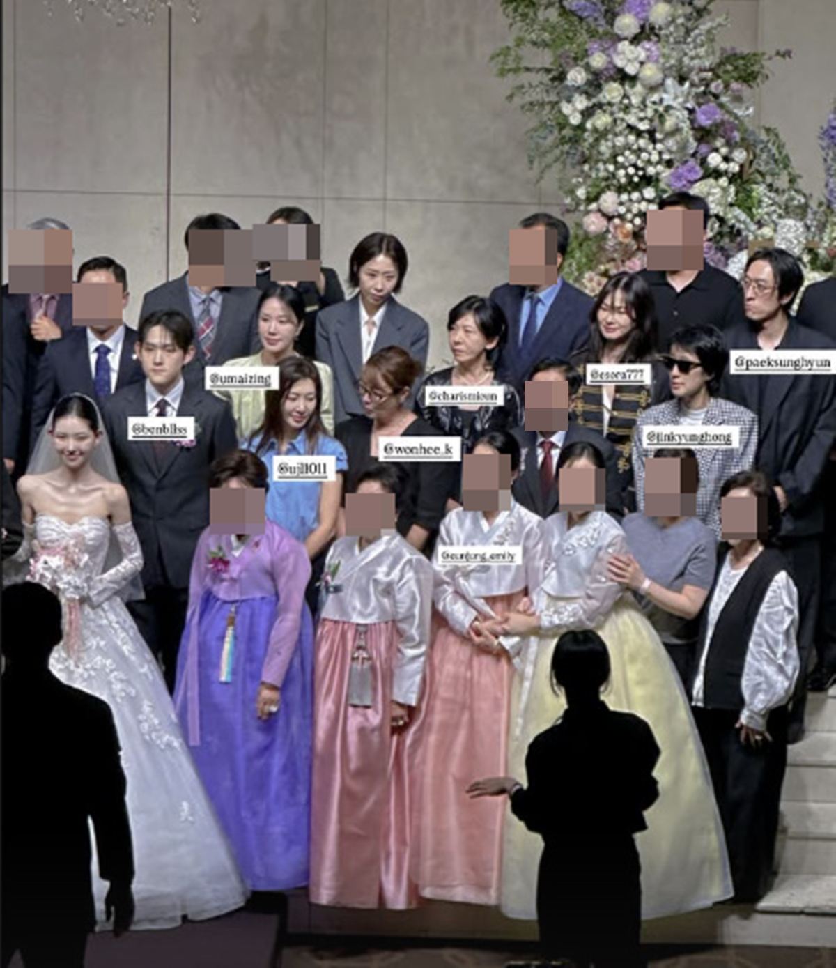 Choi Jun-hee Shares Heartwarming 'Bride's Family Avengers' Photos from Her Wedding! Choi Jun-hee Shares Heartwarming 'Bride's Family Avengers' Photos from Her Wedding!