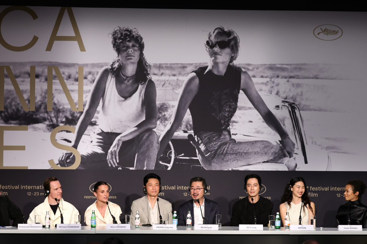 "What Did I Just See?" Na Hong-jin's SF Epic 'HOPE' Shakes Up Cannes with Polarizing Reviews and Strong Scores! 6 Cast and crew at the Cannes premiere
