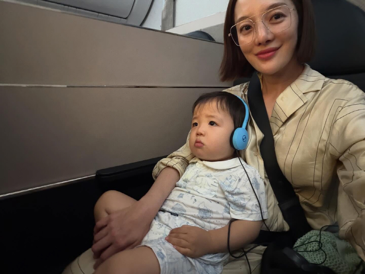 Hwang Bo-ra Opens Up About Parenting Struggles: "I Prefer Working Over Raising My Uncontrollable Son" Hwang Bo-ra Opens Up About Parenting Struggles:
