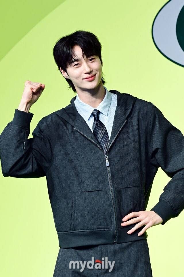 Byeon Woo-seok Apologizes Again for '21st Century Grand Prince's Wife' Controversy at 'Yoo Jae-suk Camp' Press Conference Byeon Woo-seok Apologizes Again for '21st Century Grand Prince's Wife' Controversy at 'Yoo Jae-suk Camp' Press Conference