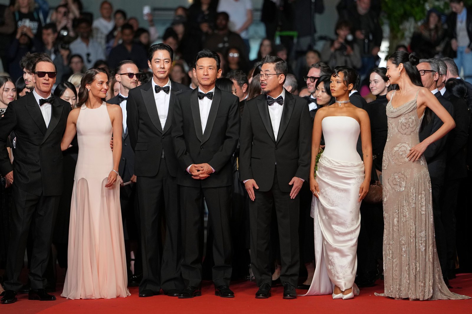 Palme d'Or Favorite or Total Disaster? Na Hong-jin's 'Hope' Sparks Polarized Reactions at Cannes Palme d'Or Favorite or Total Disaster? Na Hong-jin's 'Hope' Sparks Polarized Reactions at Cannes