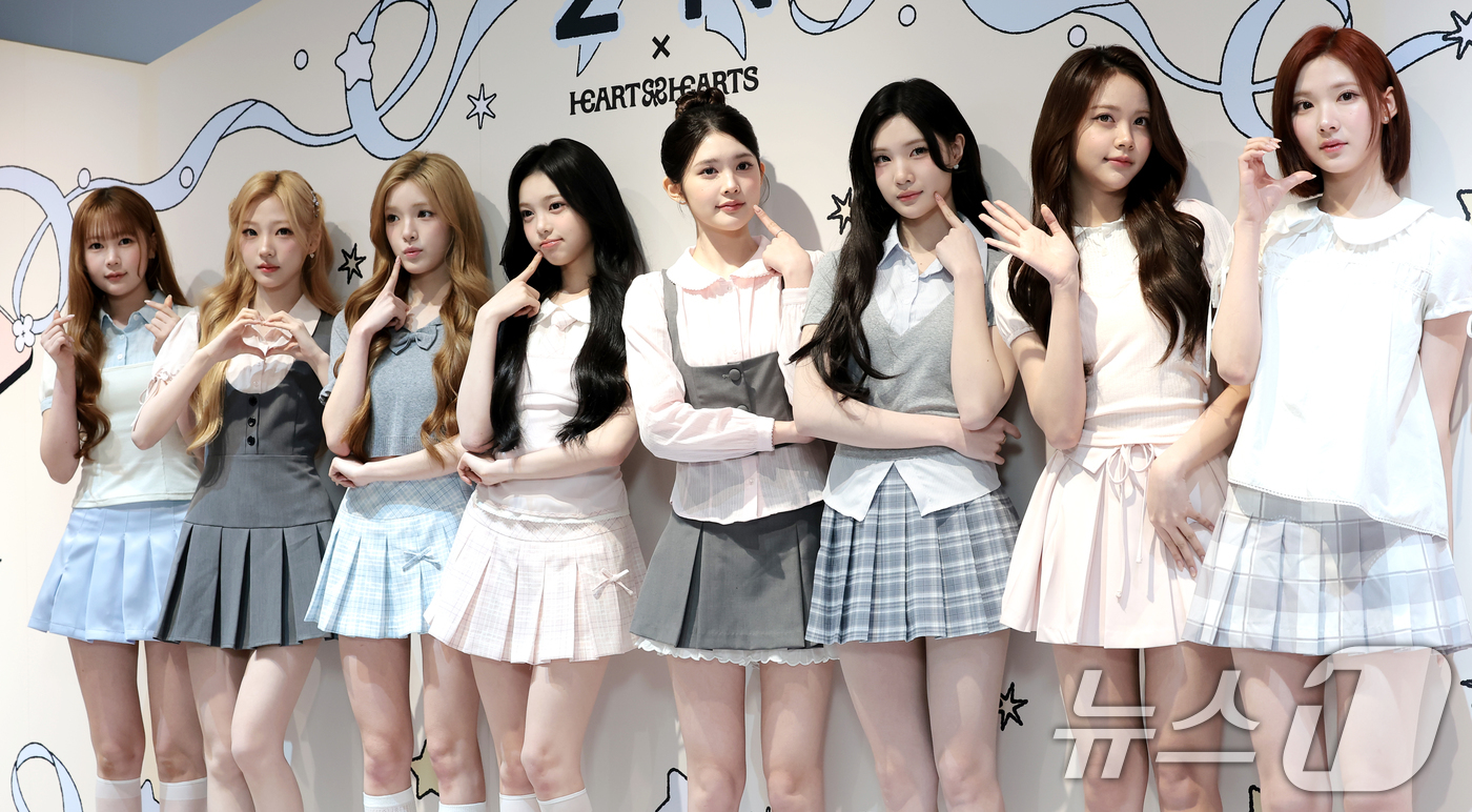 하츠투하츠(Hearts2Hearts) 예온(왼쪽부터)과 스텔라, 유하, 이안, 에이나, 주은, 카르멘, 지우 ⓒ 뉴스1 권현진 기자