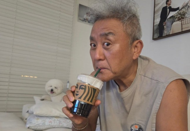 "Coffee is all about Starbucks!" Actor Choi Jun-yong Sparks Debate with "Anti-Communist Coffee" Post