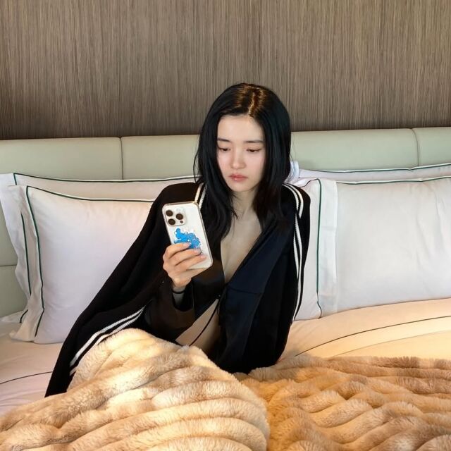 Kim Tae-ri Returns to Cannes After 10 Years Since 'The Handmaiden', Showing Off Her Playful Side! Kim Tae-ri Returns to Cannes After 10 Years Since 'The Handmaiden', Showing Off Her Playful Side!