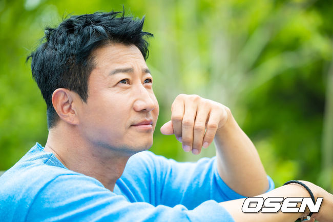 Lee Hoon Shares Heartfelt Advice from the Late Lee Soon-jae: "The Moment You're Satisfied, You're a Bad Actor" Lee Hoon Shares Heartfelt Advice from the Late Lee Soon-jae:
