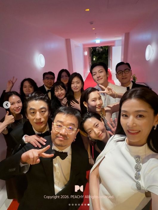 Jun Ji-hyun Shows Off Playful Side with Koo Kyo-hwan, Conquering Cannes in a Mini Dress and Sneakers! 3 20260520093554774iacp