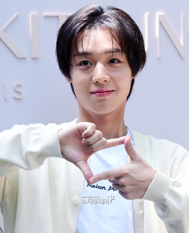 Park Jihoon of 'The Man Living with the King' Named New Face of NH Nonghyup Bank! Park Jihoon of 'The Man Living with the King' Named New Face of NH Nonghyup Bank!