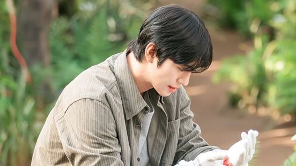 Heartbroken and Hurting! Ahn Hyo-seop's Character Spirals After a Painful Breakup in 'Sold Out Today' Heartbroken and Hurting! Ahn Hyo-seop's Character Spirals After a Painful Breakup in 'Sold Out Today'