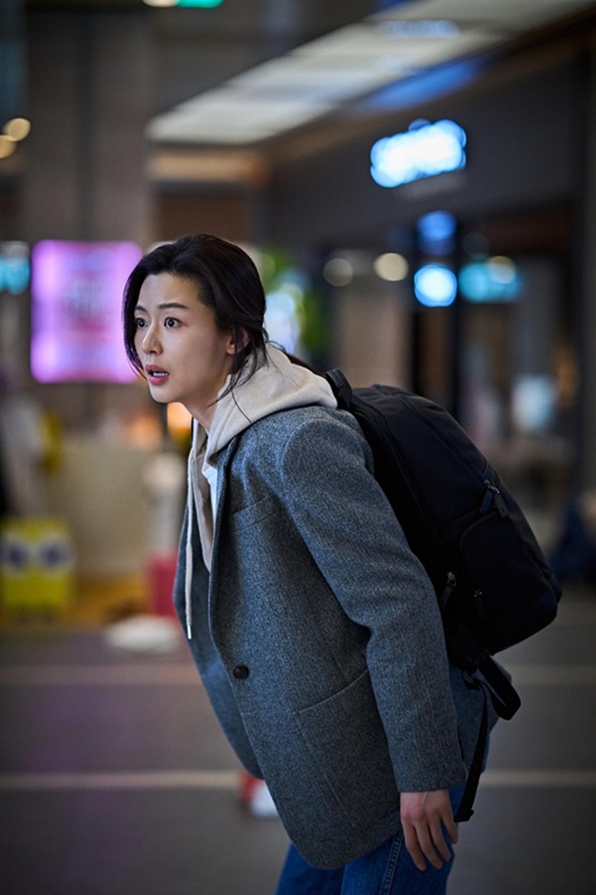 Jun Ji-hyun's Stunning Close-ups Fill the Screen in 'Gunche': Director Yeon Sang-ho Says It's 'Only Natural!' 2 영화 '군체'