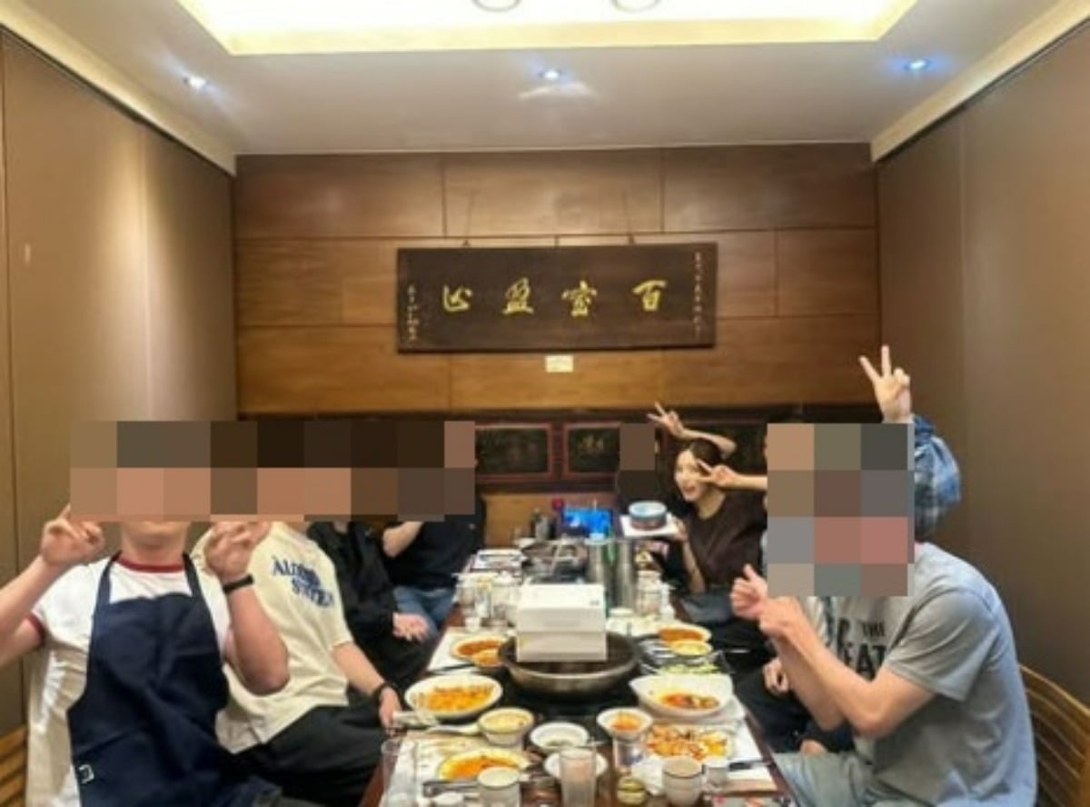 Shin Se-kyung Continues Baeksang Celebrations with a Lavish Party After Receiving Apology from Lee Sung-min Shin Se-kyung Continues Baeksang Celebrations with a Lavish Party After Receiving Apology from Lee Sung-min