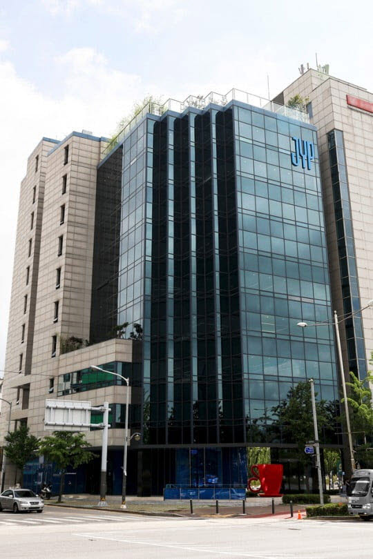 JYP Entertainment Takes a Hard Line Against Hate and Stalking: "No Settlements, No Leniency!" JYP Entertainment Takes a Hard Line Against Hate and Stalking: