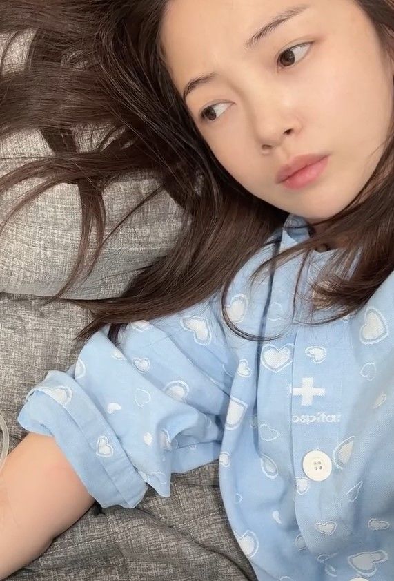 Actor Kim Bo-mi Shares Scary Experience with Urinary Stone Surgery: "I Almost Fainted in the Ambulance!" Actor Kim Bo-mi Shares Scary Experience with Urinary Stone Surgery: