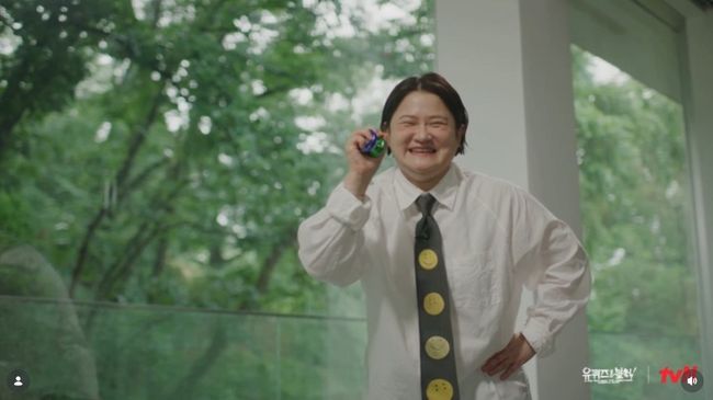 Yo-yo Effect is a Blessing! Kim Shin-young Returns to 'You Quiz on the Block' for Her Second Heyday Yo-yo Effect is a Blessing! Kim Shin-young Returns to 'You Quiz on the Block' for Her Second Heyday