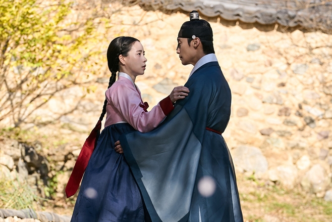 'Brave New World' Wins Hearts with Witty Dialogue and Solid Plot Build-up! 'Brave New World' Wins Hearts with Witty Dialogue and Solid Plot Build-up!