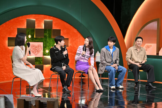 DinDin Calls Out Dating Show Tropes as 'Noona is a Woman to Me 2' Promises High Dopamine and Sincerity! 3 KBS 2TV 'Noona is a Woman to Me 2'