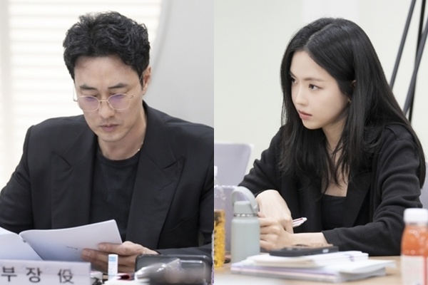 Son Na-eun Brings Mysterious Vibes to 'Chief Kim' Alongside So Ji-sub and Yoon Kyung-ho! Son Na-eun Brings Mysterious Vibes to 'Chief Kim' Alongside So Ji-sub and Yoon Kyung-ho!