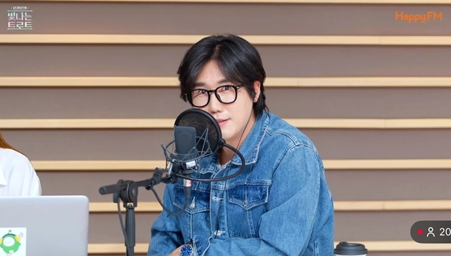 Shin Seong Opens Up About Father's Cancer Recurrence and Close Bond with Park Gyu-ri Shin Seong Opens Up About Father's Cancer Recurrence and Close Bond with Park Gyu-ri