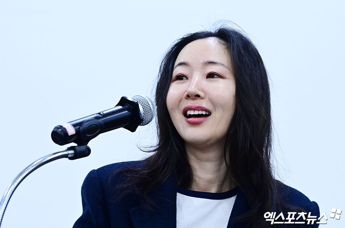 Min Hee-jin's Side Clarifies Why Source Music Lawsuit Date Was Changed: "Court Adjusted It First!" Min Hee-jin's Side Clarifies Why Source Music Lawsuit Date Was Changed: