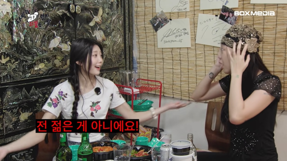 노란 수영복에 섹시한 몸매 어필하는 존예 처자