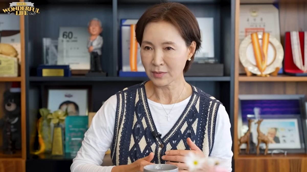 Actress Jung Ae-ri Opens Up About Her 10-Year Hiatus and Battle with Ovarian Cancer Actress Jung Ae-ri Opens Up About Her 10-Year Hiatus and Battle with Ovarian Cancer