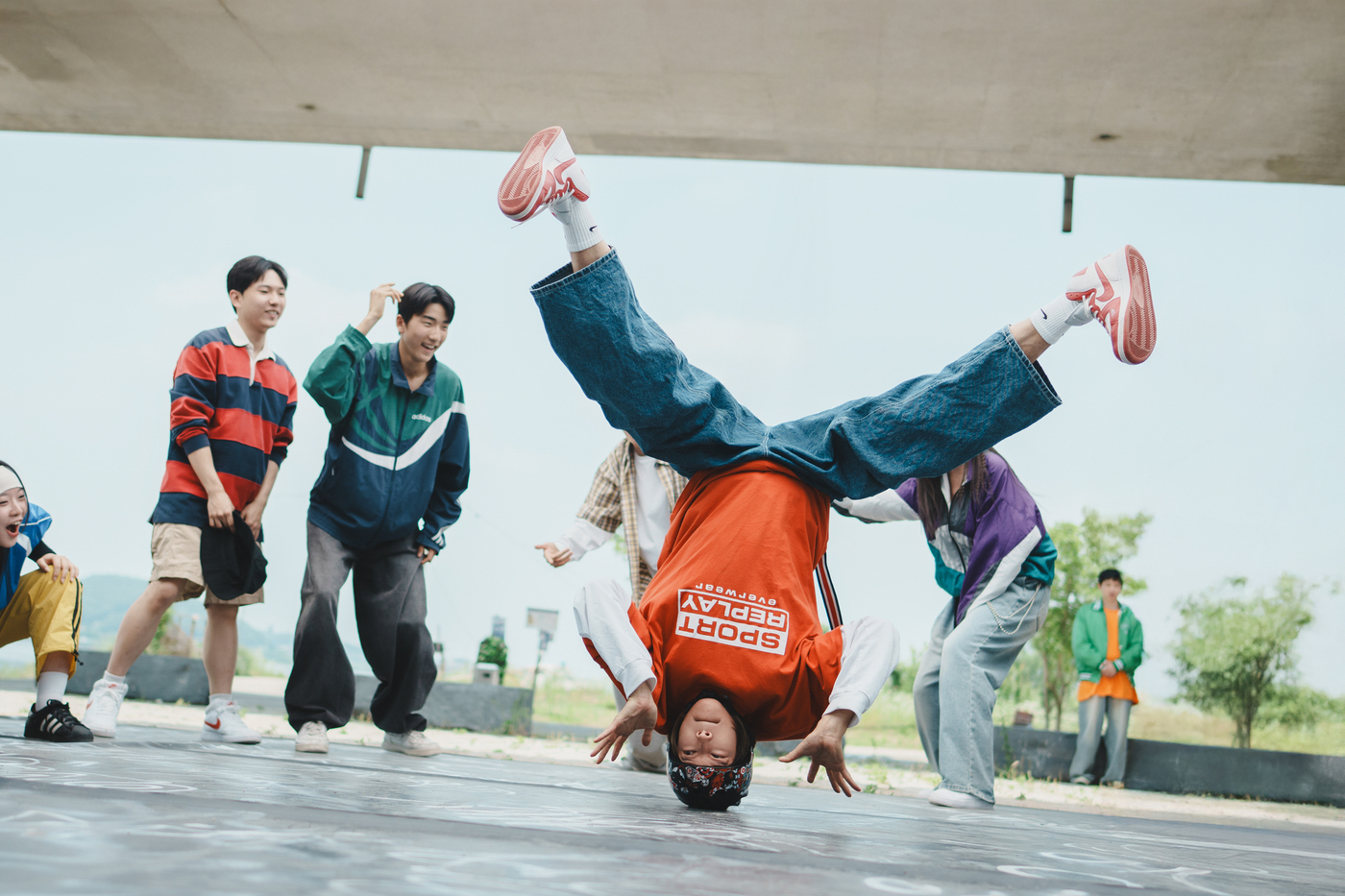 Gang Dong Won Dances and Um Tae Goo Raps! 'Wild Thing' Aims to Make Everyone Stan Its Cast 3 영화 '와일드 씽' 스틸